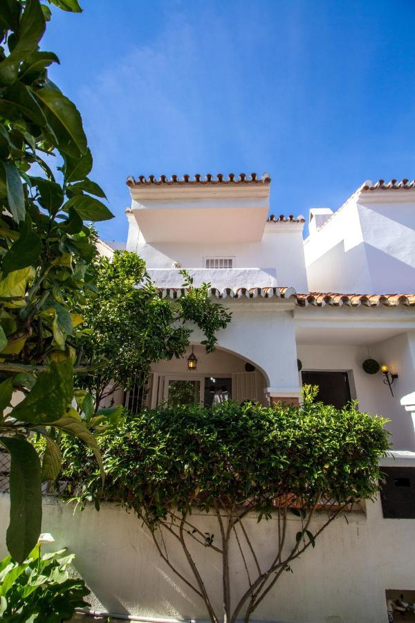 A Cozy And Elegant Townhouse Across The Beach Torre de Benagalbon Exterior photo
